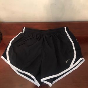 Girls Nike Dri-fit Shorts Size M
